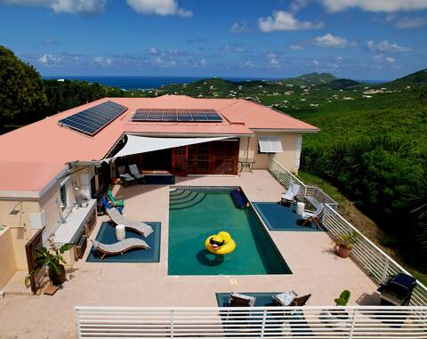 Vincy Villa - Private Hilltop Oasis w/ Pool & Gym