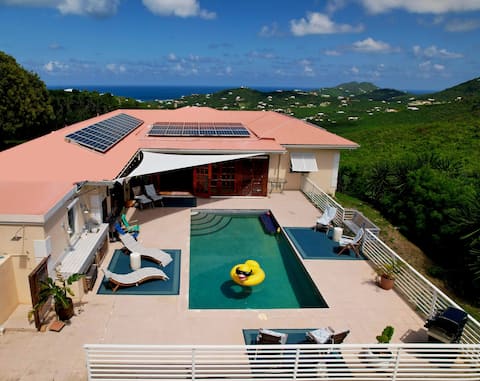 Vincy Villa - Private Hilltop Oasis w/ Pool & Gym