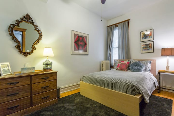 Front bedroom with double bed