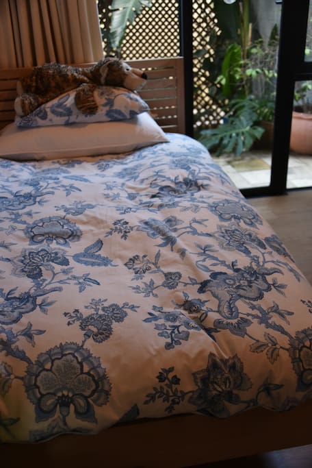 Bed 140 cm