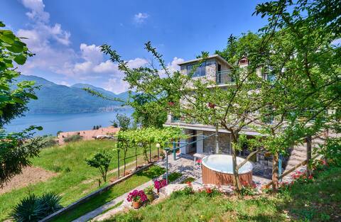 La Casetta nel Bosco: Hot Tub & Sauna near Varenna