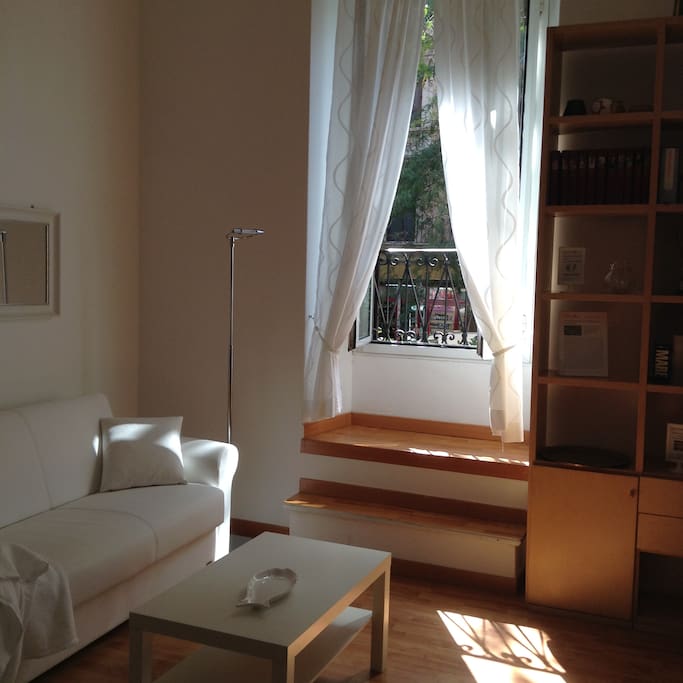 Camera da letto tripla, zona soggiorno con tv