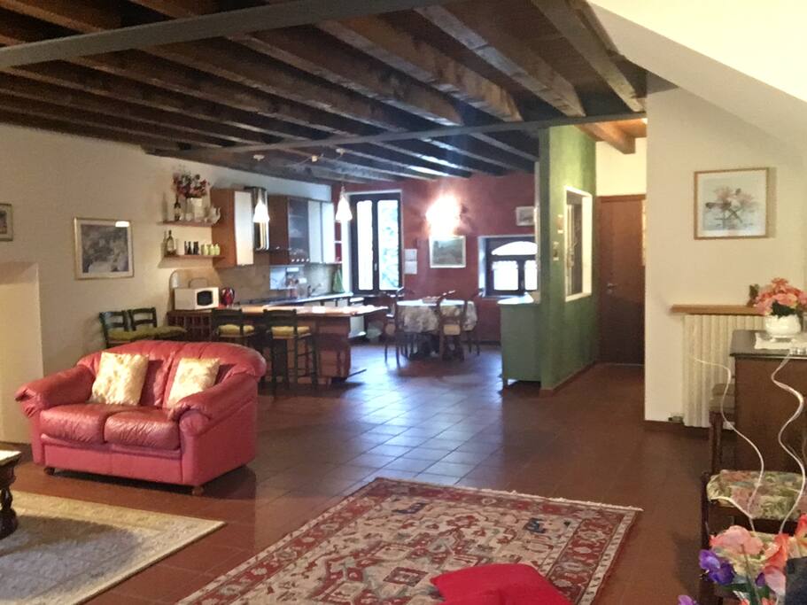 65 mq di Soggiorno e cucina