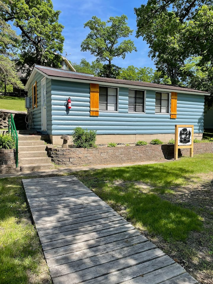 Reel Simple 2 cabin on Nest Lake Spicer, MN Cabins for Rent in Spicer