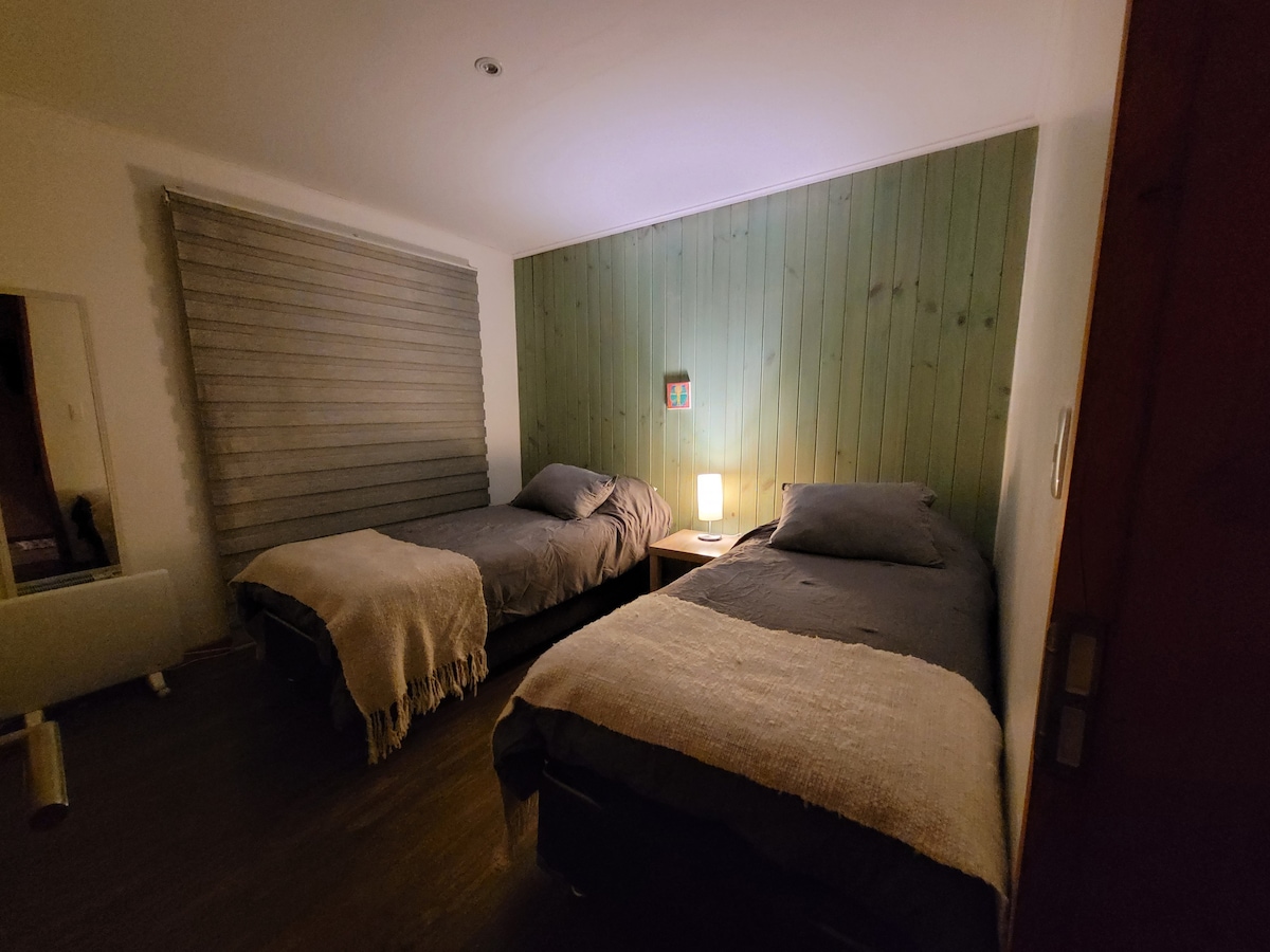 ห้องนอน 2 เตียงขนาด 1 ตารางเมตร/ห้องนอน 2 เตียงเตียงเดี่ยว 2 เตียง