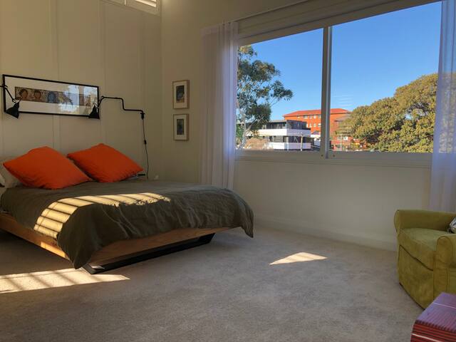 Comfort and style in Coogee/Clovelly by the beach gallery image 4