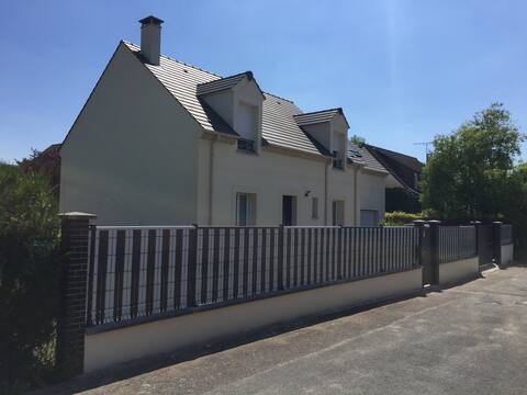 Quiet independent STUDIO 20 minutes from Paris