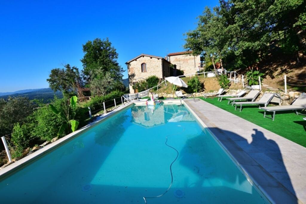 Chiantshire Loft & shared Swimming Pool