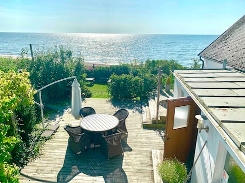 Picturesque house next to beach