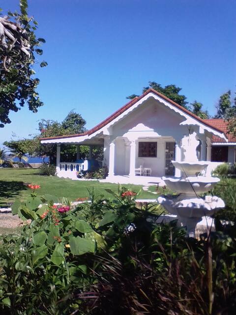 Little Cottage by the Sea, Poinciana Acres