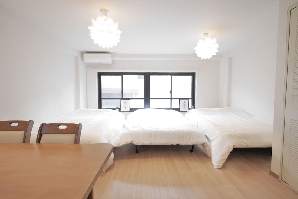 3 double size bed 3 - 6 people!