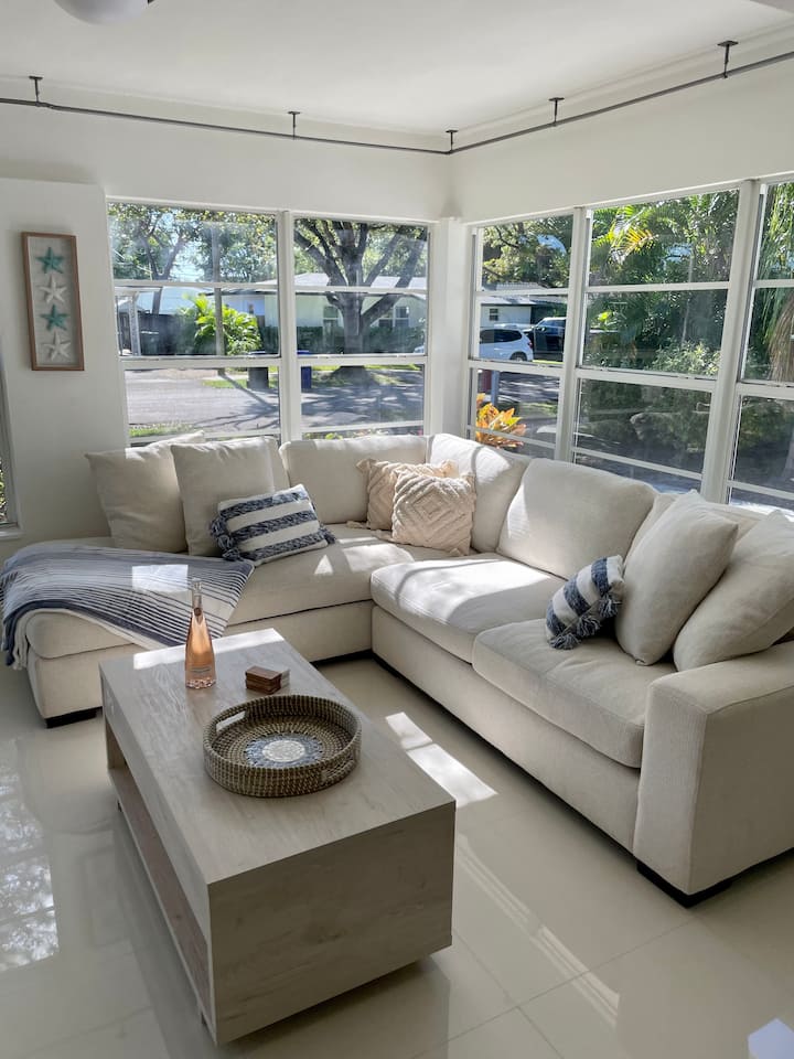 Ft Lauderdale 4 Bedroom Heated Private Pool Home - Fort Lauderdale, FL