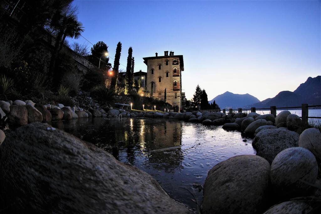 giardino fronte lago