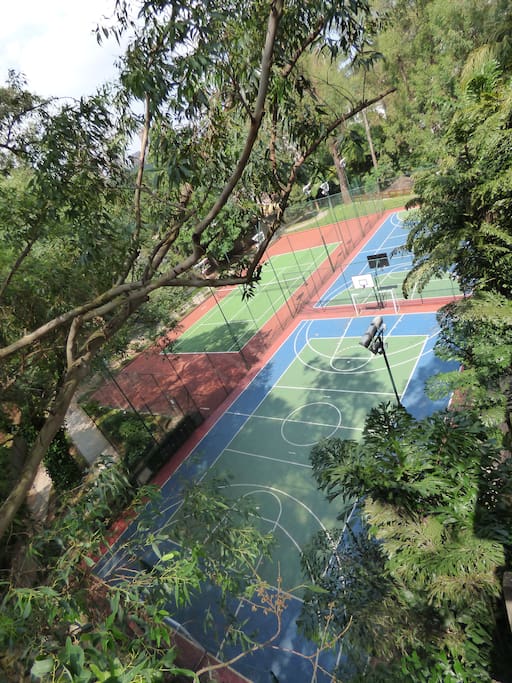 Tennis court and sports courts
Quadras de tênis e de esportes - nada melhor do que jogar uma partida no começo ou no final do dia!