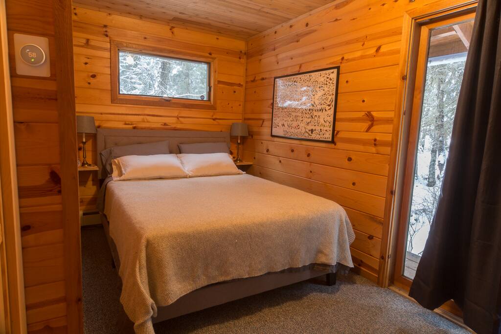 Comfortable queen bed