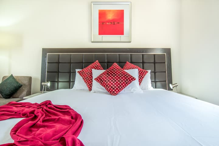 Work n Rest Free wifi Quiet, Family Fun Shops Cafe