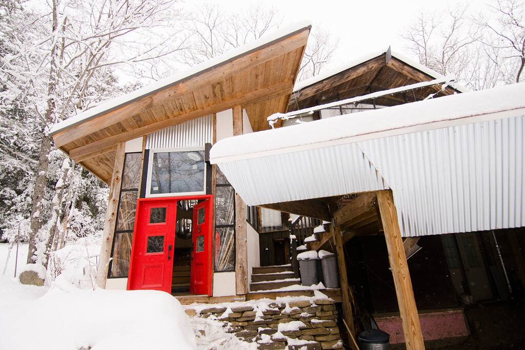 This "get away" made the top 5, in Boston Magazine's choice! The wood-fired hot tub is a treat, in any season. Read through the reviews to get a sense of how special it is, wood smoke and a woodsy view.