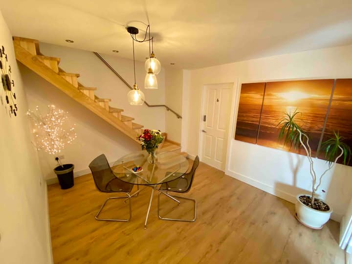 Heathrow Airport Accommodation - Room No: 5 - Hounslow