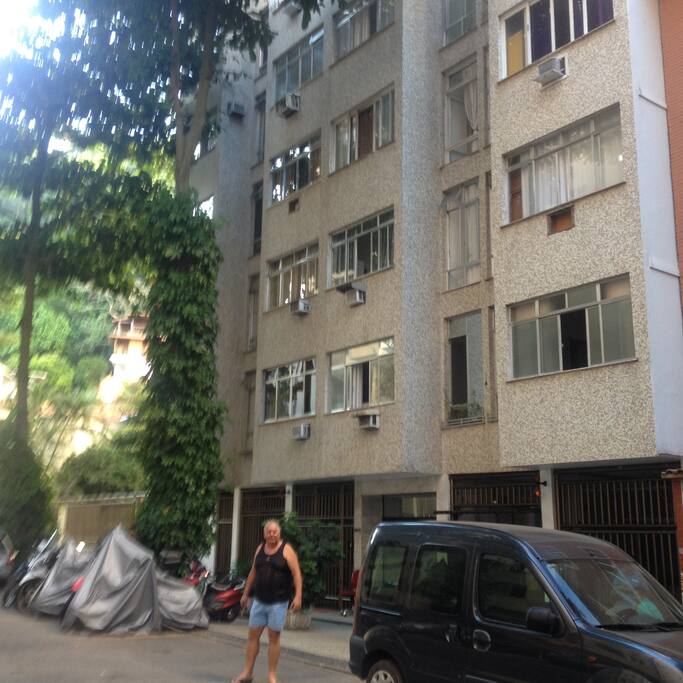 Parte frontal do prédio