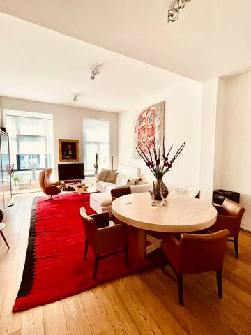 Bright first floor apartment Louise area gallery image 2