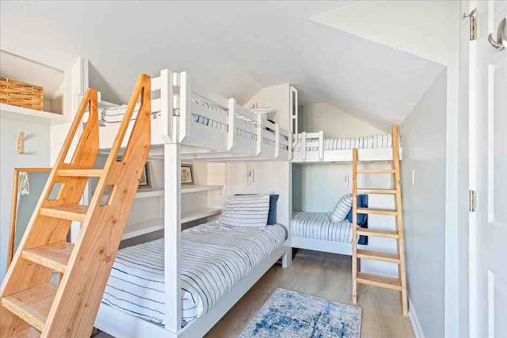  חדר קומתיים למטה מהמטבח 