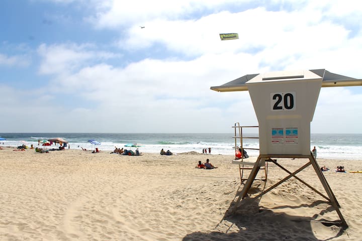 Modern Sandcastle 4bedRM/ 3.5 bath/AC by the Sea gallery image 3