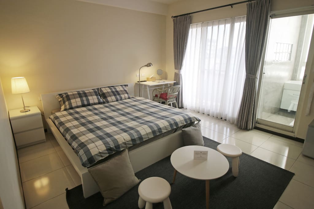 超舒適大房間/cozy spacious room