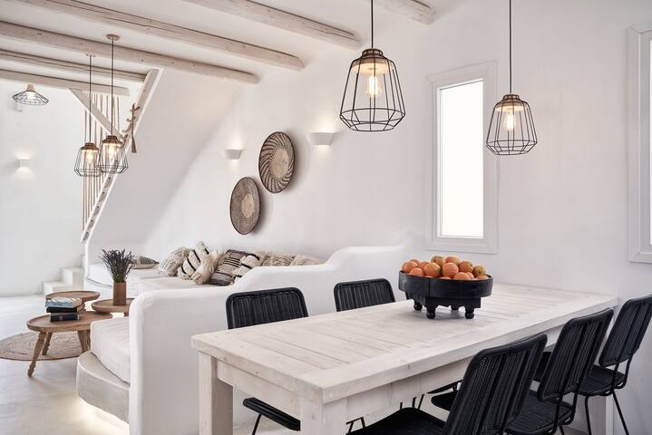 3 BDRM Elegant Villa Sea View with Private Pool gallery image 4