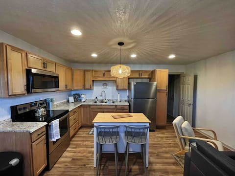 Centrally Located Southwest Oasis-Sage Casita