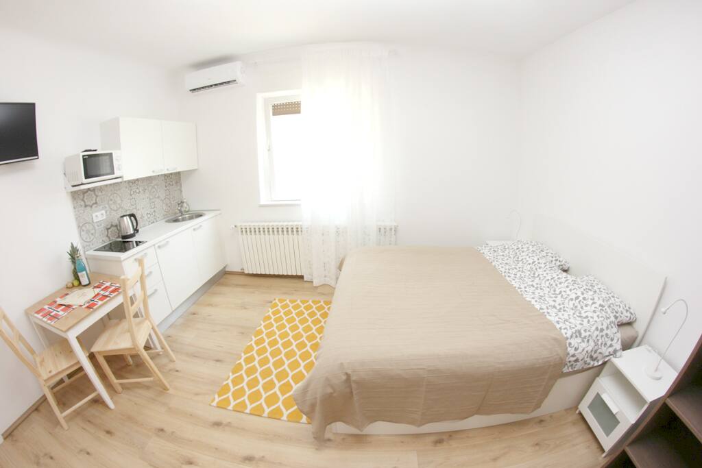 Comfy room with King size bed 160x200