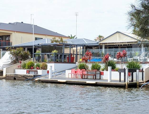 Grand Riviera Forster- waterfront, pool, wharf gallery image 5