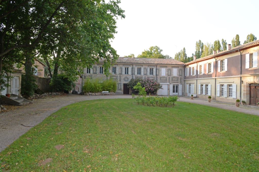 cour d'entrée