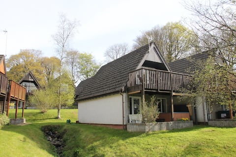 Peace & tranquility with a hot tub