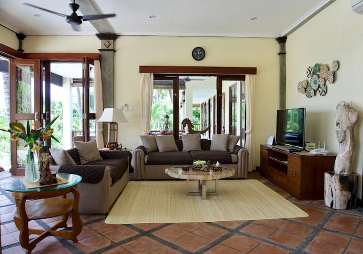 5 Bedroom Peaceful Ocean And River View Villa - Sanur