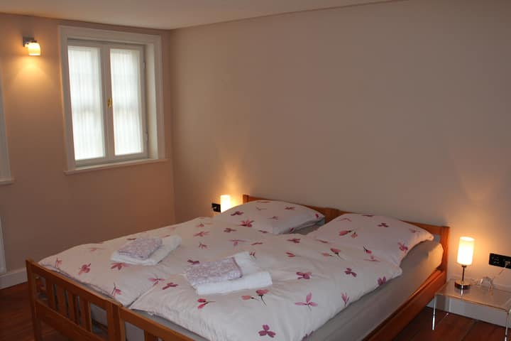 საძინებელი პირველ სართულზე