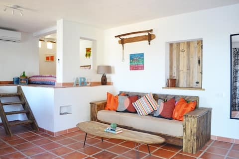 Anuncio de Airbnb popular: Casa Lola The Room With A View. Private pool! en Xàbia / Jávea