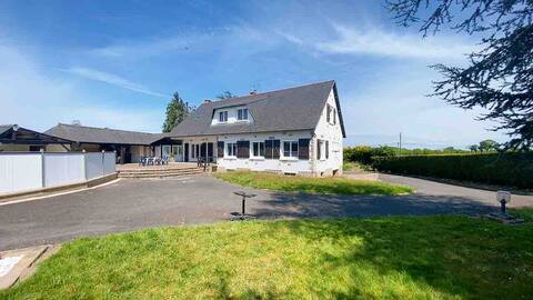 Pleasant house next to Mont Saint Michel
