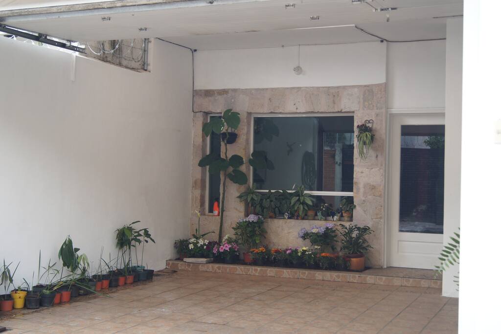 GARAGE AMPLIO