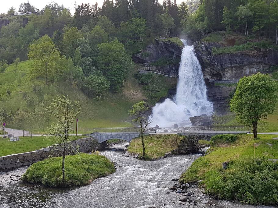 Steinsdalsfossen