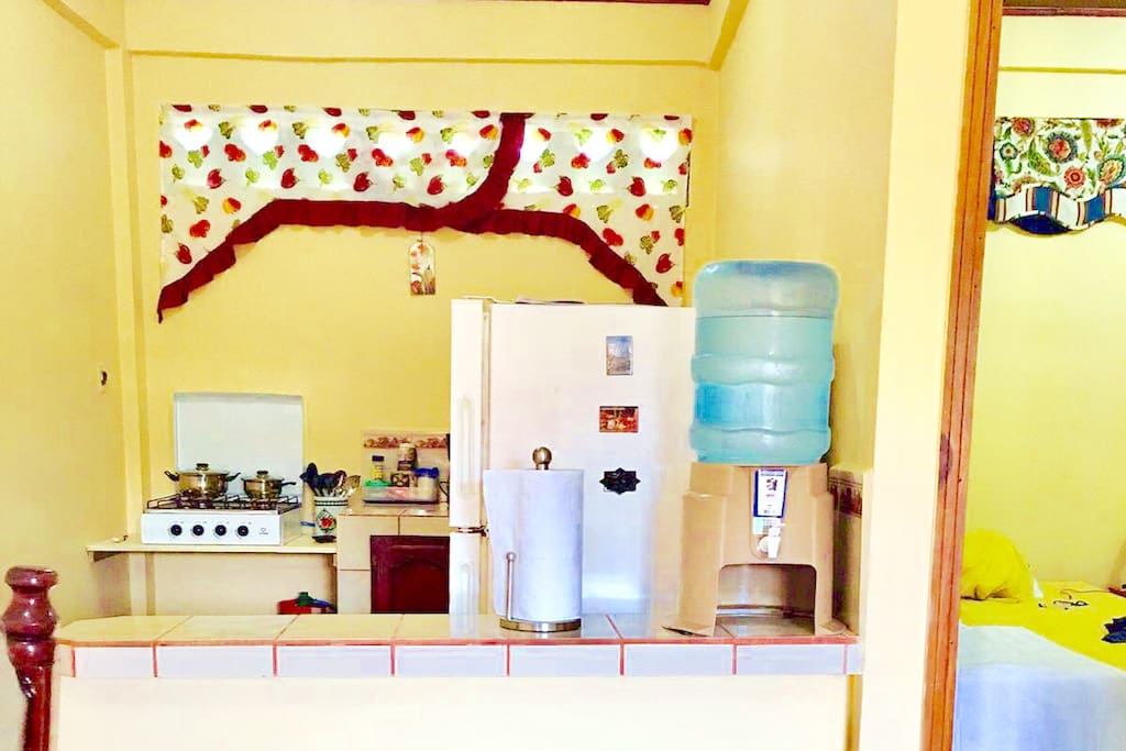 Fully size kitchen with all the essentials.