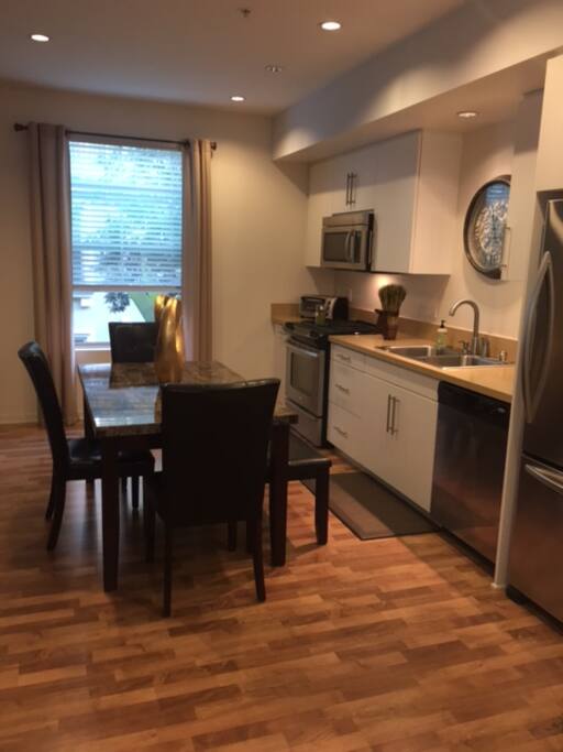 Kitchen / Dining Area