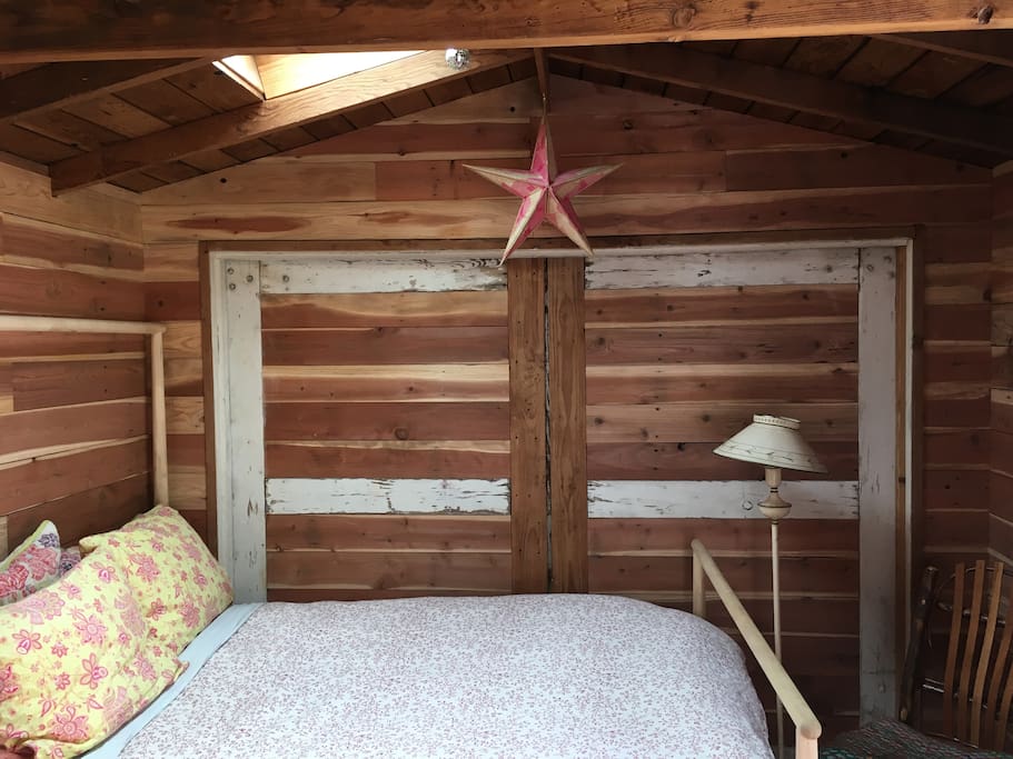 Converted garage - original, rustic, really pretty