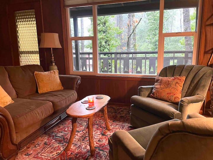 Woodland Hideaway In Dunsmuir Near Mt. Shasta - Dunsmuir, CA