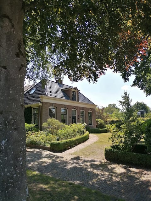 Cozy former farmhouse Die Voorhuis