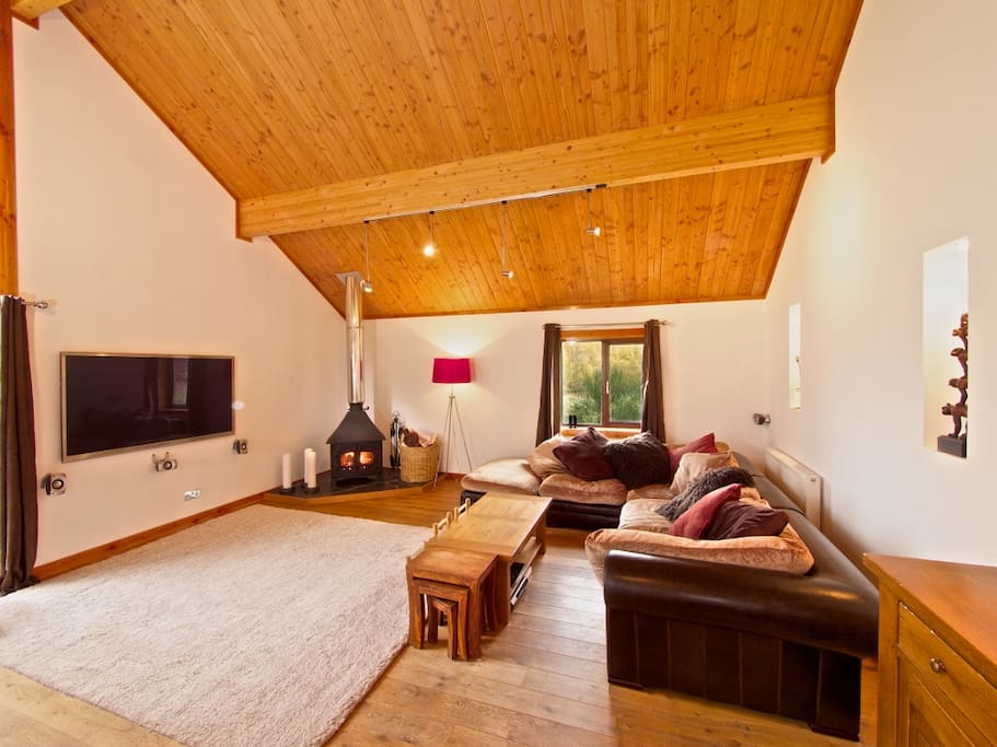Roomy 1 and a half storey room perfect for socialising