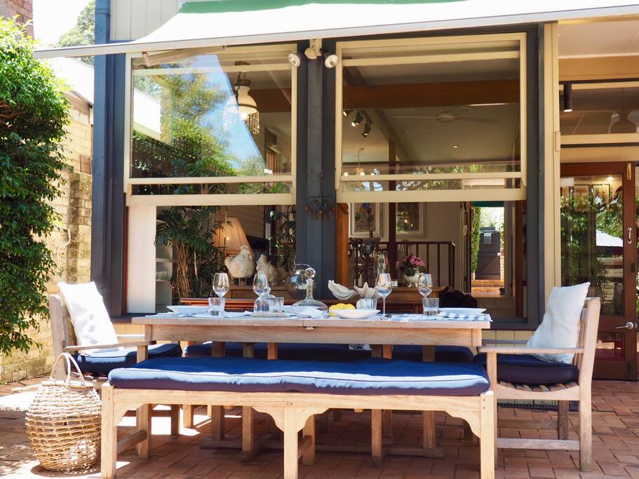 Australia at it's best....enjoying the outdoors. Back courtyard.