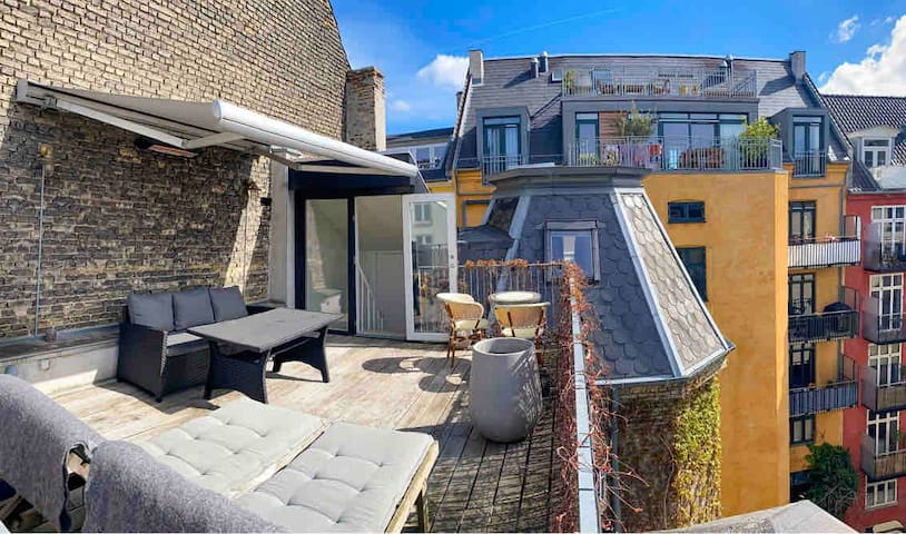 Nyhavn/central /Huge private & quiet roof terrace