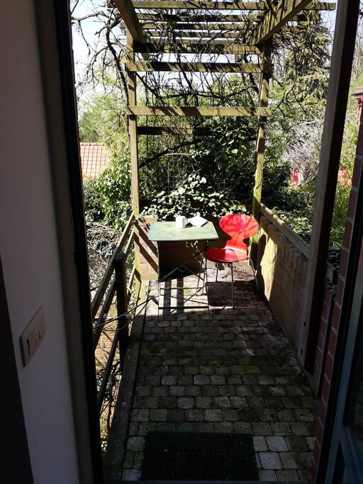 Terrasse, prise depuis la cuisine
