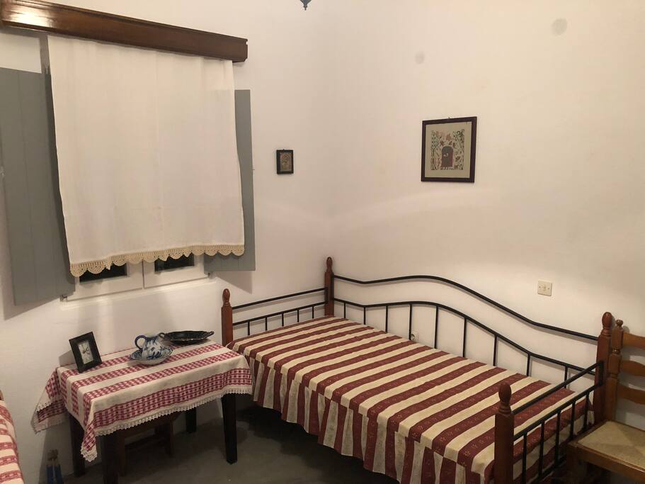 Κρεβατοκάμαρα 1 - Bedroom 1