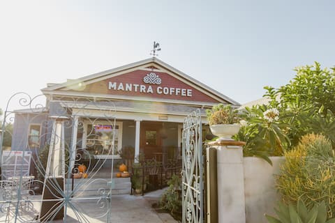 Craftsman Loft in Downtown Azusa